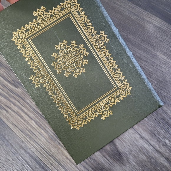 Elegant Green and Gold Decorative Book By CANNON Rare 1989 - Picture 1 of 9
